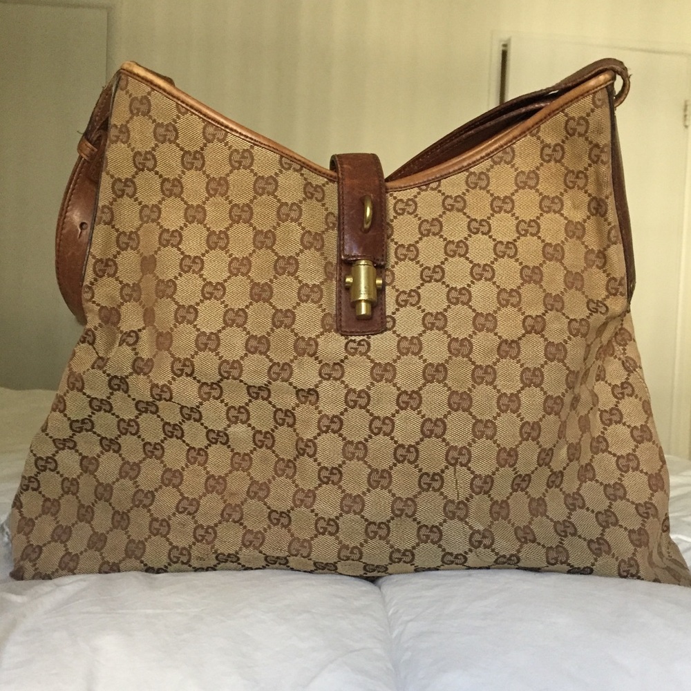 ⚡️ SOLD⚡️Authentic Vintage Gucci Hobo